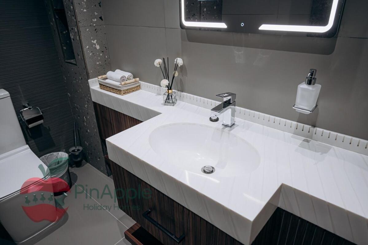 Royal Style New 1br With A View