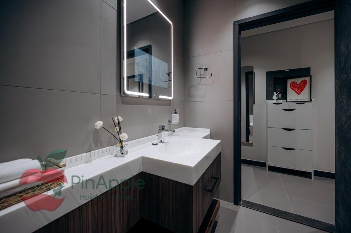 Apartment Royal Style New 1br With A View Dubai